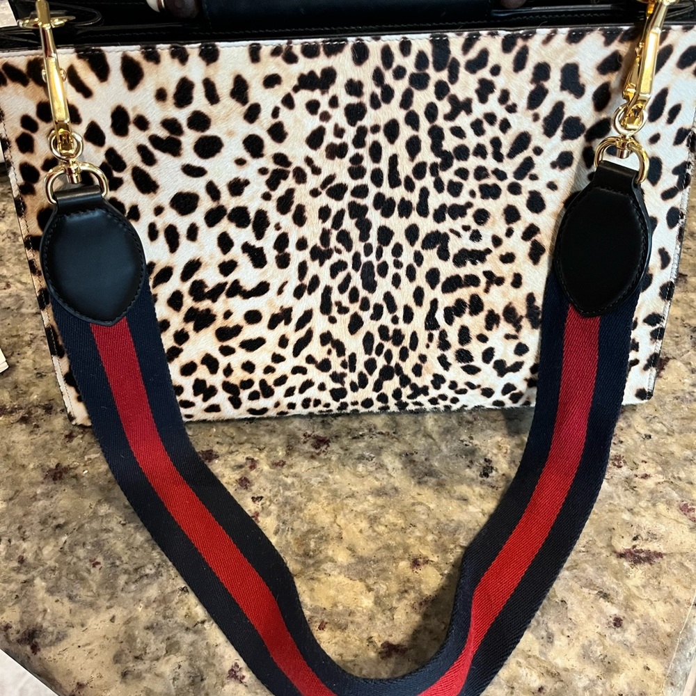 Authentic Gucci bag with Bamboo top handle. 453764 D4HDG - Picture 4 of 9